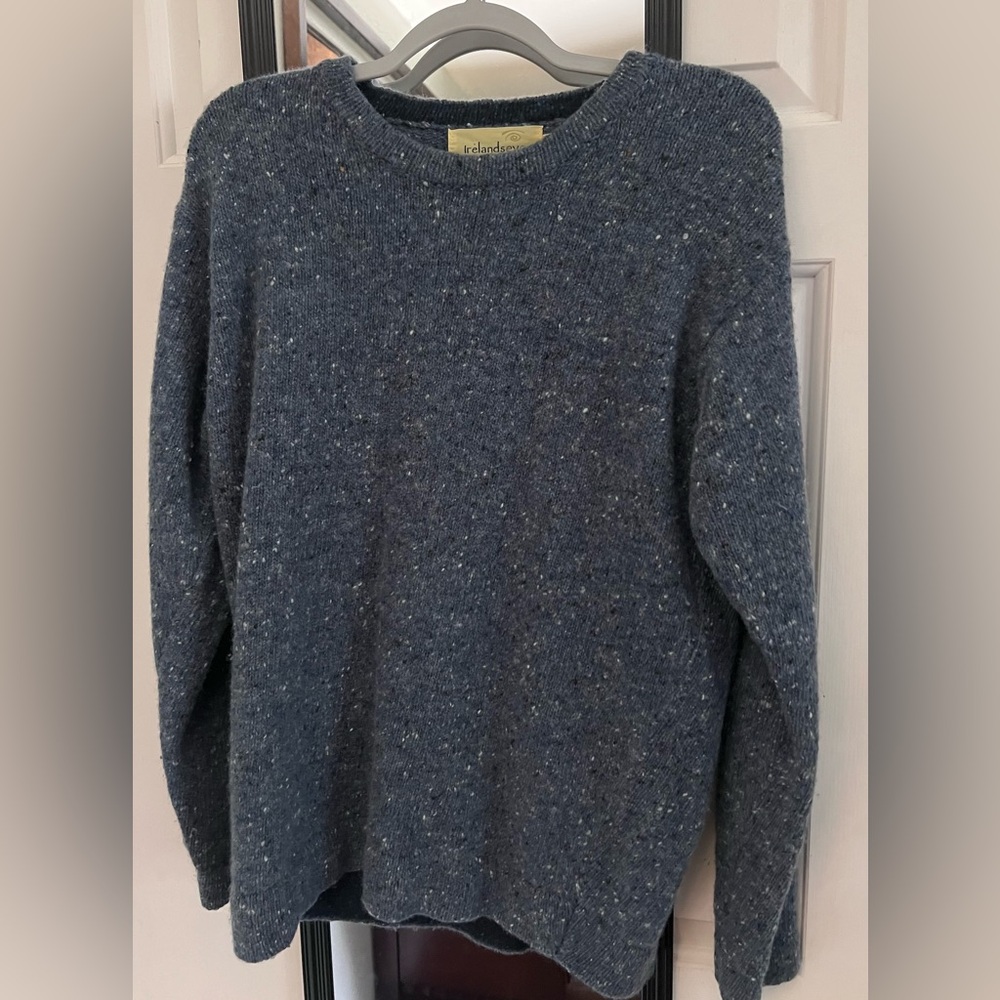 Ireland’s Eye 100% Merino Wool Blue Flecked Knit Sweater (M)
Made in Ireland